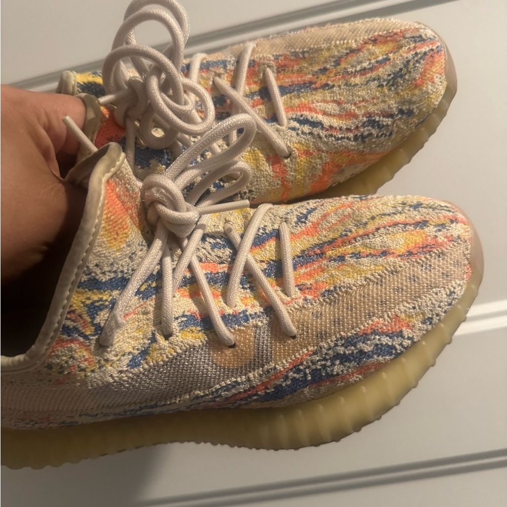adidas Yeezy Boost 350 V2 - Picture 3 of 7